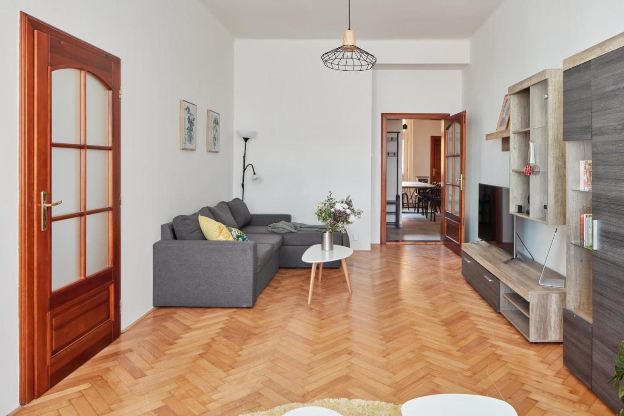 Prague Days - Spacious 3Bdr Apartment - Trendy Neighbourhood エクステリア 写真